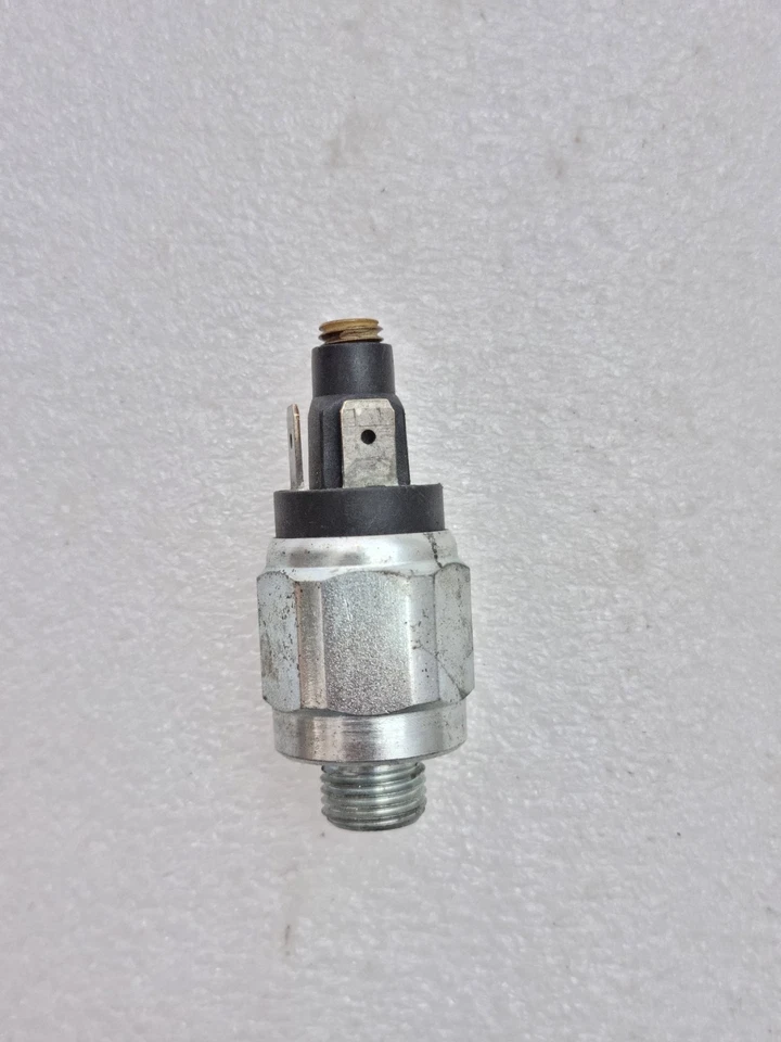 One Pcs 3154075001 02/02 Industrial Hydraulic Pressure Switch (New)